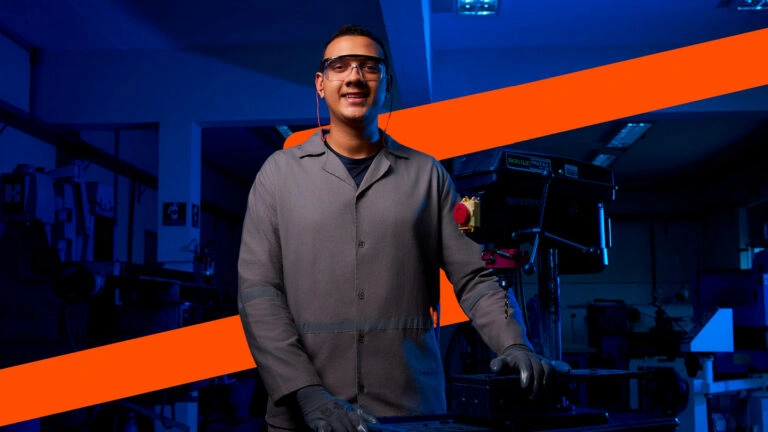 TÉCNICO EM PLÁSTICO
