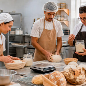 PÃES ARTESANAIS COM FERMENTAÇÃO NATURAL